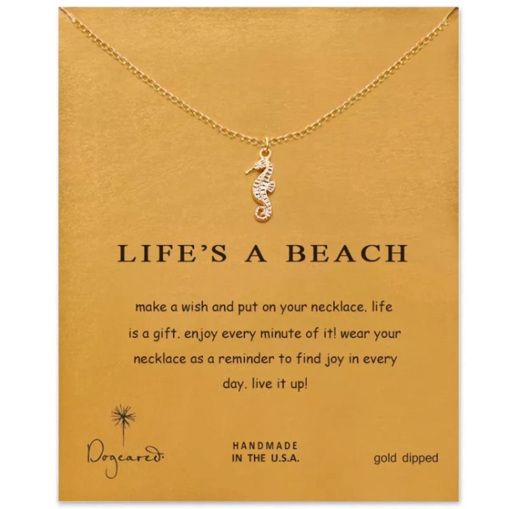 “Sara” Beach day 🏖 🏝 seahorse gold necklace 👙